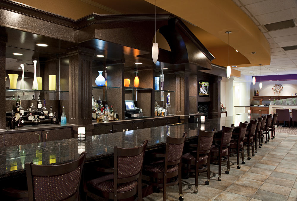 Doubletree Suites By Hilton Hotel Cincinnati - Blue Ash Шаронвилл Ресторан фото