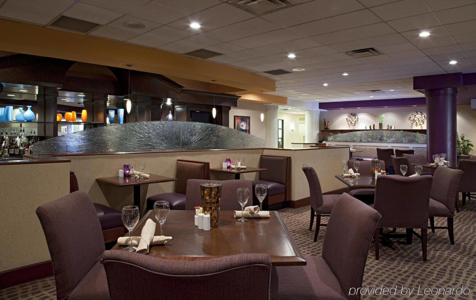 Doubletree Suites By Hilton Hotel Cincinnati - Blue Ash Шаронвилл Ресторан фото